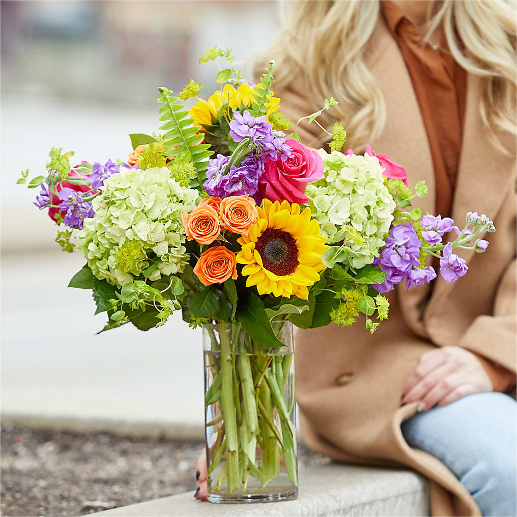 Vibrant Greetings Bouquet –  Pleasanton Flower Shop, Pleasanton CA